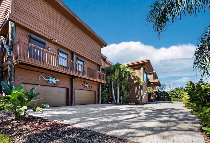 Image No.5-8 Bed Property for sale