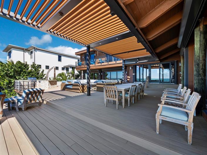 Image No.55-8 Bed Property for sale