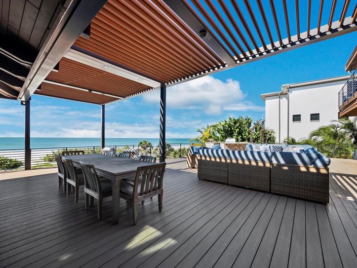 Image No.56-8 Bed Property for sale