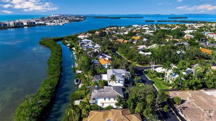 Image No.13-3 Bed Property for sale