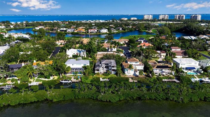 Image No.15-3 Bed Property for sale