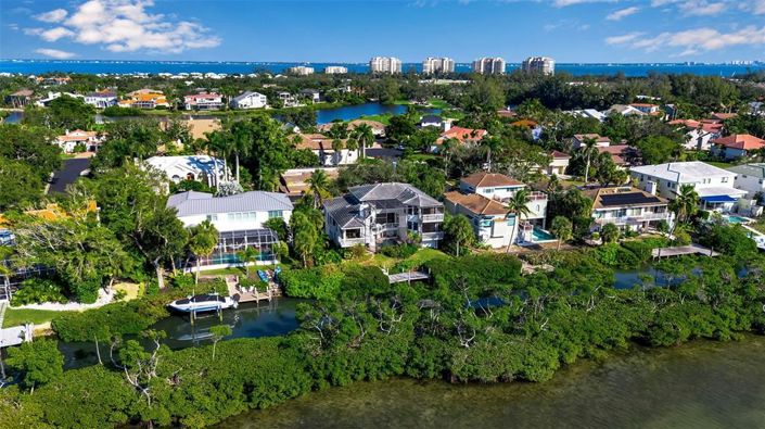 Image No.19-3 Bed Property for sale