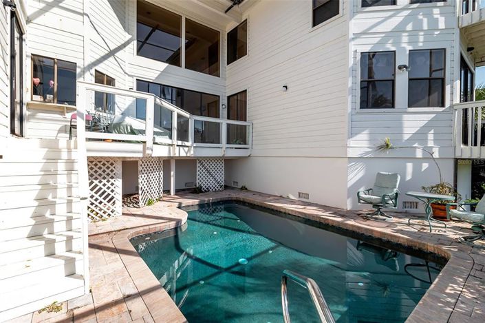 Image No.37-3 Bed Property for sale