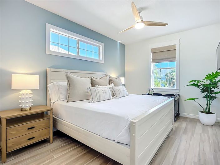 Image No.28-4 Bed Property for sale