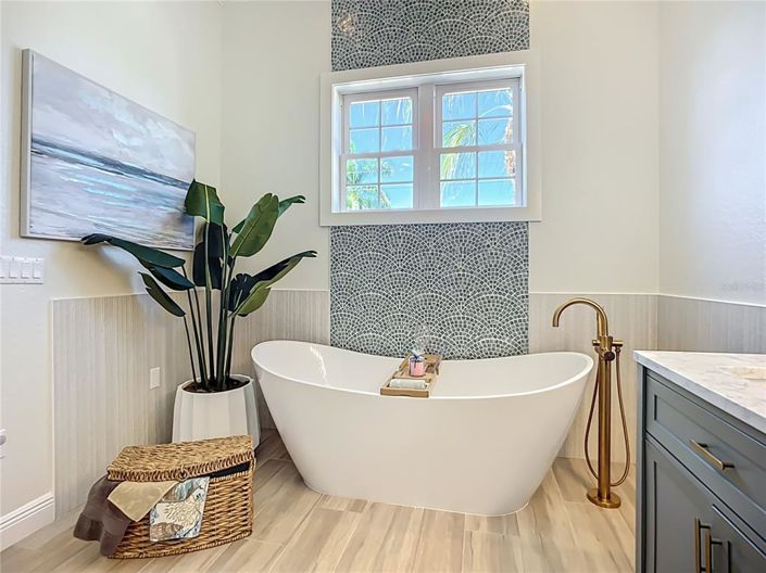 Image No.35-4 Bed Property for sale