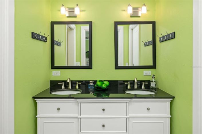 Image No.48-3 Bed Property for sale