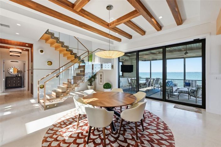 Image No.10-4 Bed Property for sale