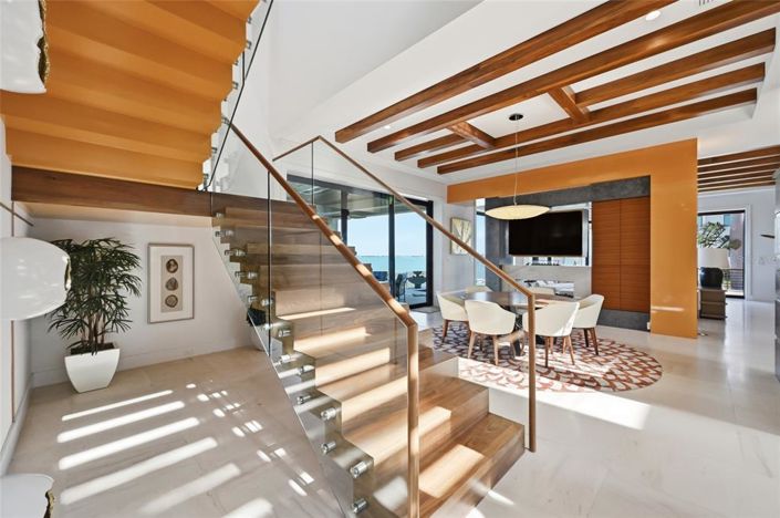 Image No.12-4 Bed Property for sale