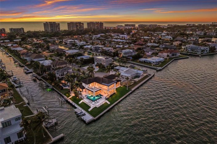 Image No.17-4 Bed Property for sale