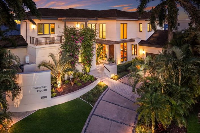 Image No.18-4 Bed Property for sale