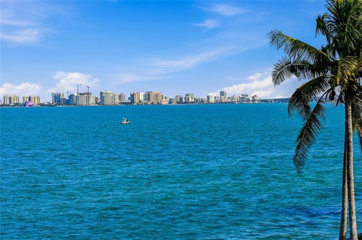 Image No.20-4 Bed Property for sale