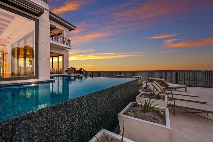 Image No.23-4 Bed Property for sale