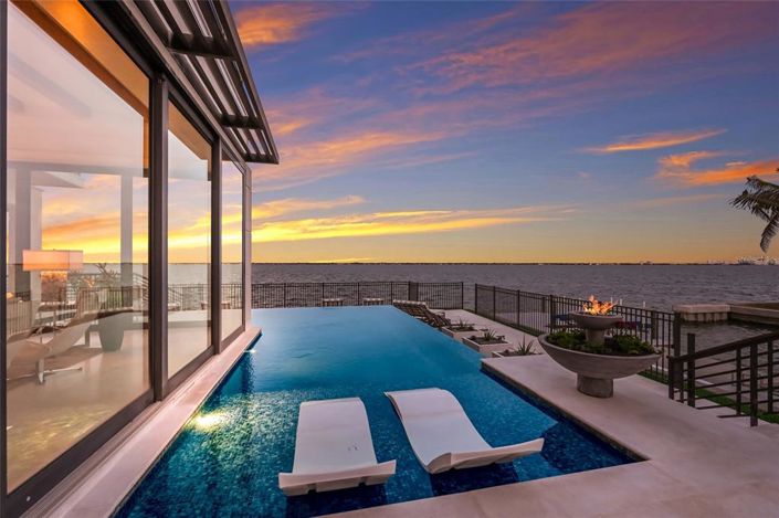 Image No.24-4 Bed Property for sale