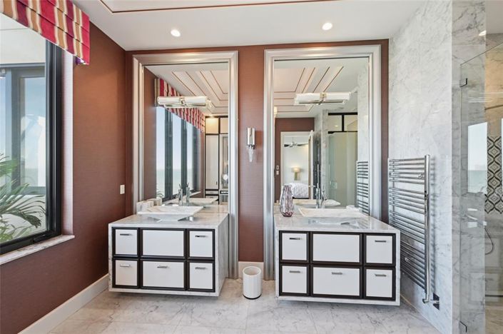 Image No.42-4 Bed Property for sale