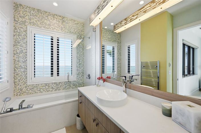 Image No.47-4 Bed Property for sale