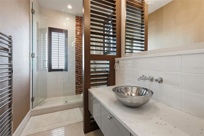 Image No.54-4 Bed Property for sale