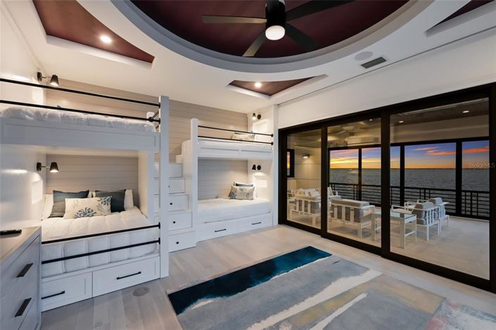 Image No.55-4 Bed Property for sale