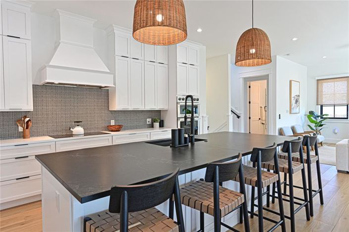 Image No.17-4 Bed Property for sale