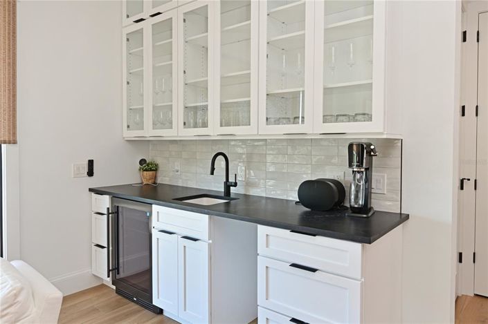 Image No.19-4 Bed Property for sale