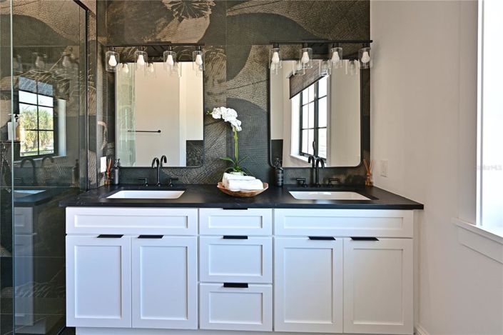 Image No.23-4 Bed Property for sale