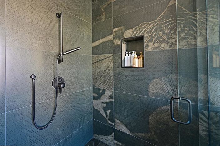 Image No.24-4 Bed Property for sale