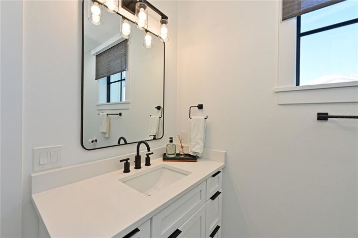 Image No.28-4 Bed Property for sale