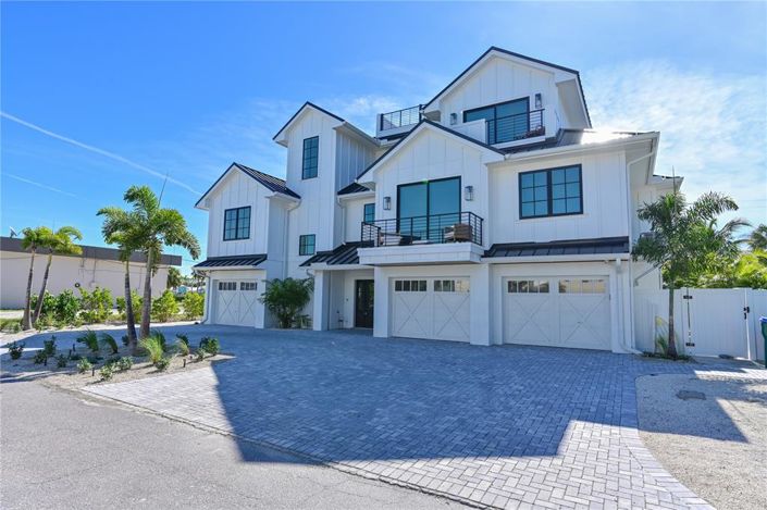 Image No.41-4 Bed Property for sale