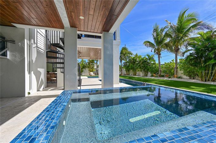 Image No.42-4 Bed Property for sale