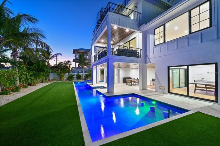 Image No.60-4 Bed Property for sale