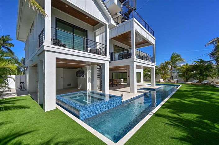 Image No.7-4 Bed Property for sale