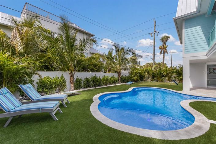 Image No.57-4 Bed Property for sale