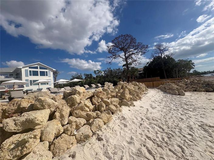 Image No.21-6 Bed Property for sale