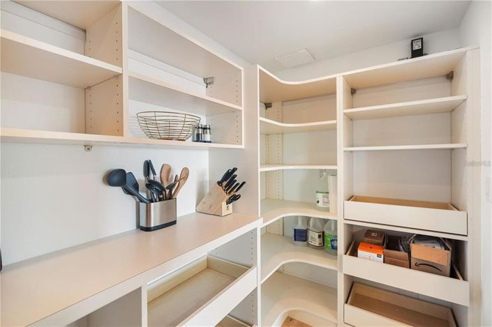 Image No.47-6 Bed Property for sale