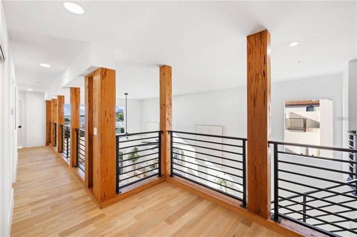 Image No.56-6 Bed Property for sale