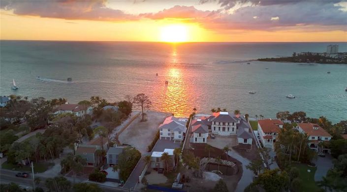 Image No.6-6 Bed Property for sale