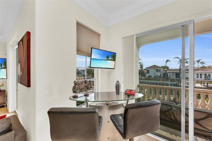 Image No.23-5 Bed Property for sale