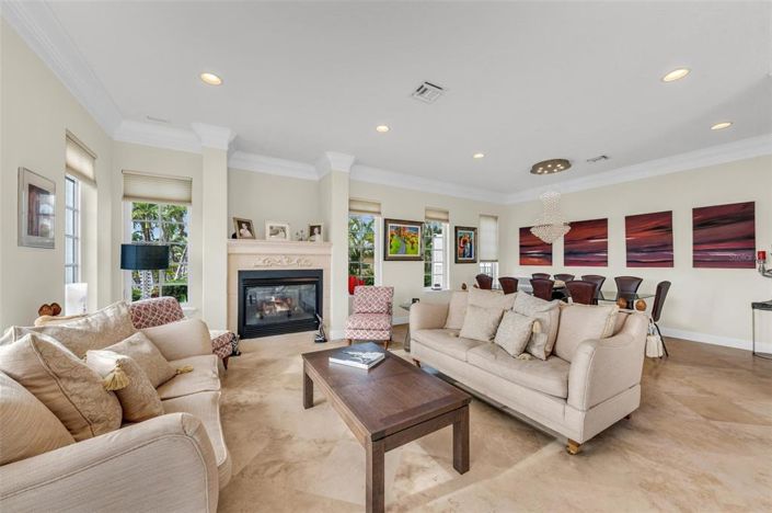 Image No.28-5 Bed Property for sale