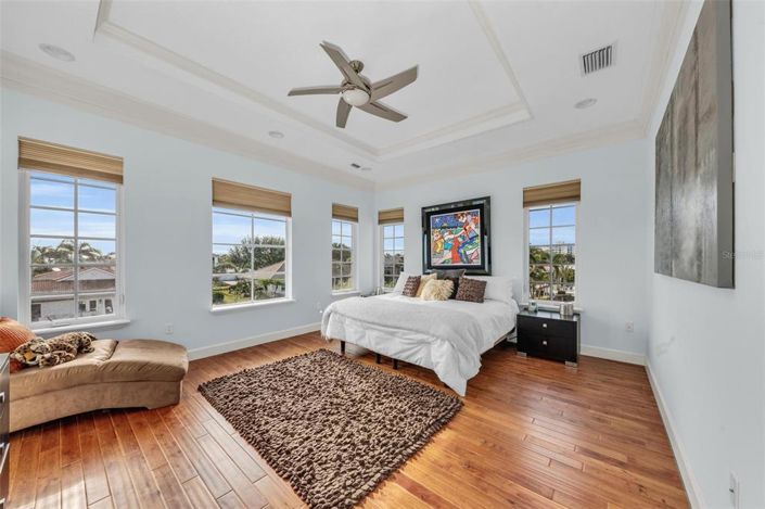 Image No.36-5 Bed Property for sale