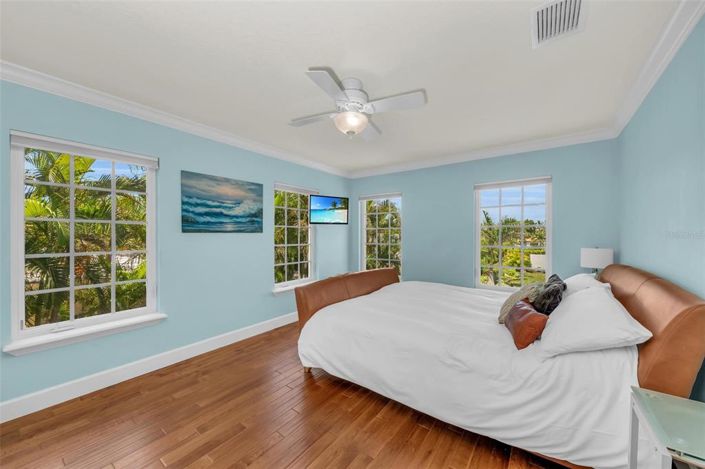 Image No.53-5 Bed Property for sale