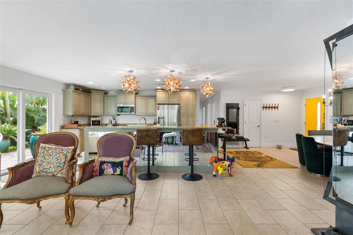 Image No.10-3 Bed Property for sale