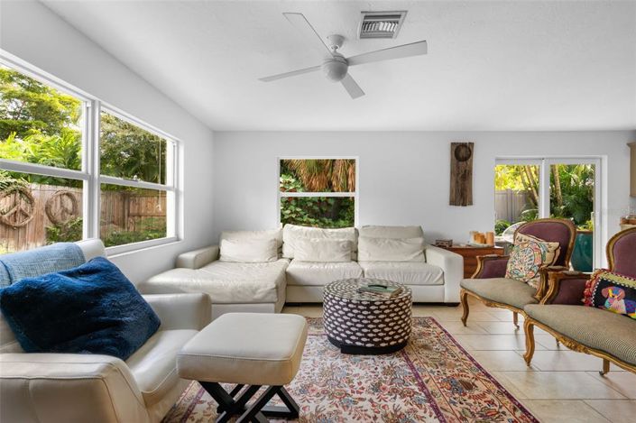 Image No.11-3 Bed Property for sale