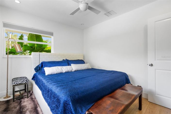 Image No.26-3 Bed Property for sale