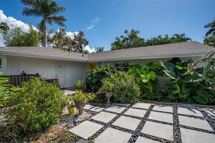 Image No.4-3 Bed Property for sale