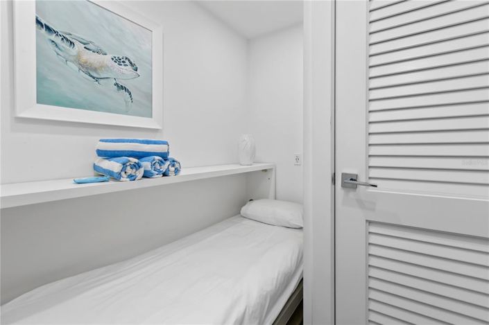 Image No.20-2 Bed Property for sale