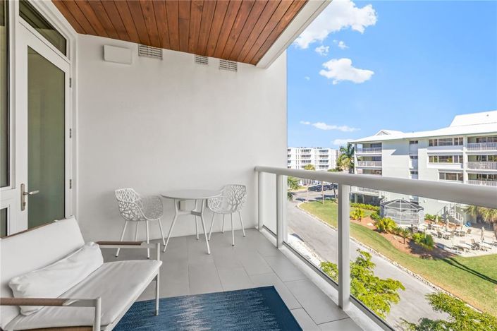 Image No.24-2 Bed Property for sale