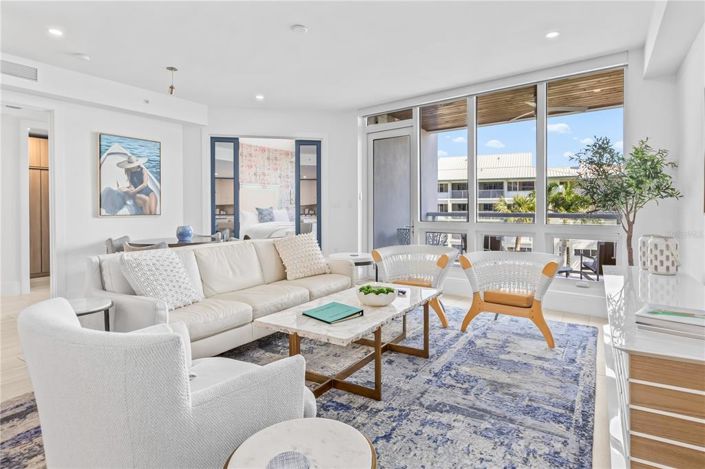 Image No.8-2 Bed Property for sale