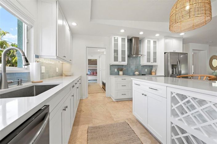 Image No.27-3 Bed Property for sale