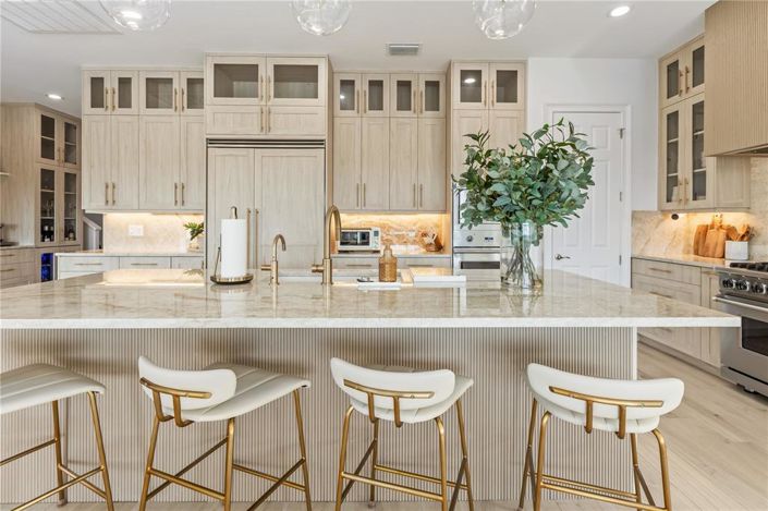 Image No.11-5 Bed Property for sale