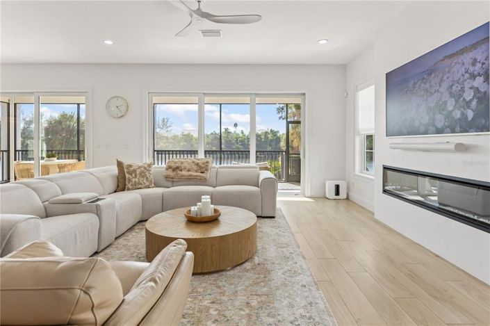 Image No.15-5 Bed Property for sale