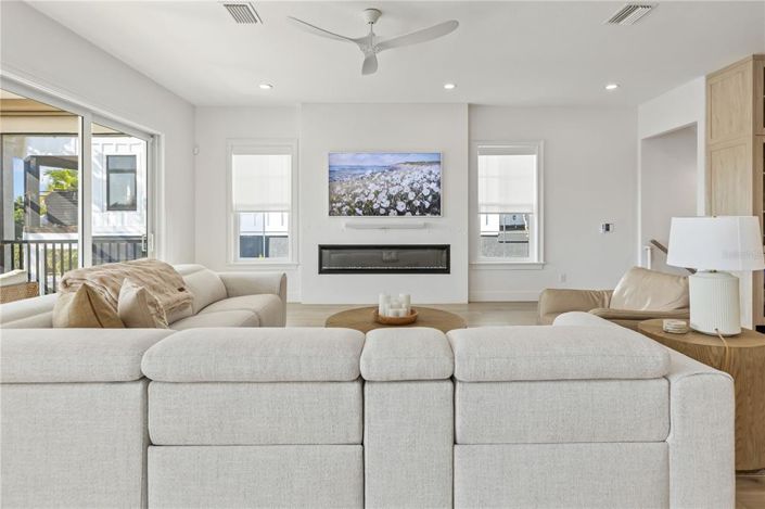 Image No.16-5 Bed Property for sale